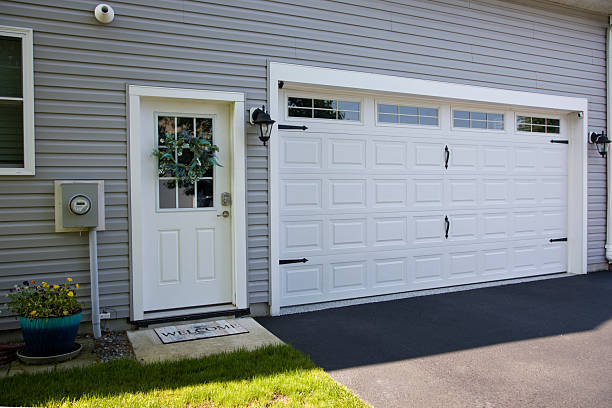 24/7 Emergency Garage Door Panel Replacement experts in Seaman, OH